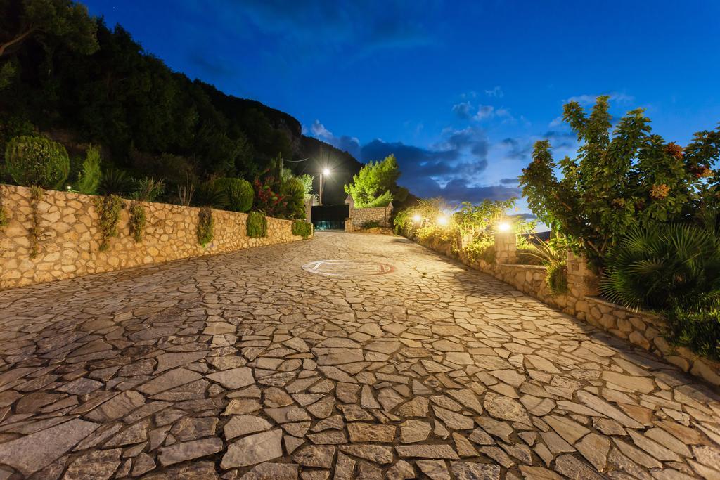 Villa Akros And Suites Keri Exterior foto