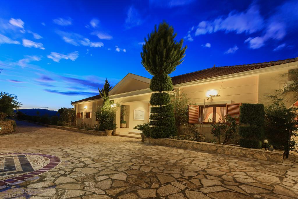 Villa Akros And Suites Keri Exterior foto